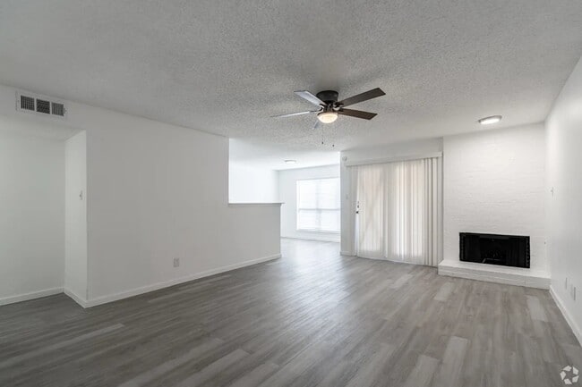 Building Photo - 1000 River Bend Dr Unit B2-0200 Rental