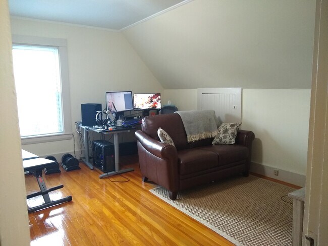 Photo - 31 Chester St Unit #3