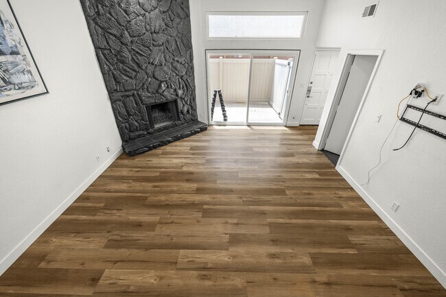 Photo - 26120 Narbonne Ave