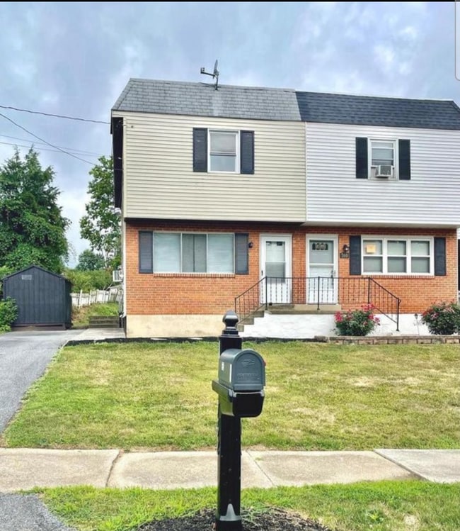 Building Photo - 762 Erford Rd