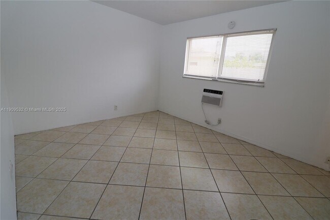 Photo - 59 NW 37th St Unit 1