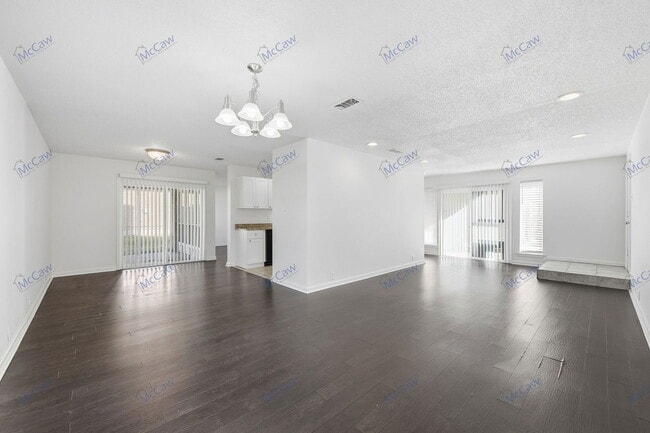 Photo - 1736 Brown Trail