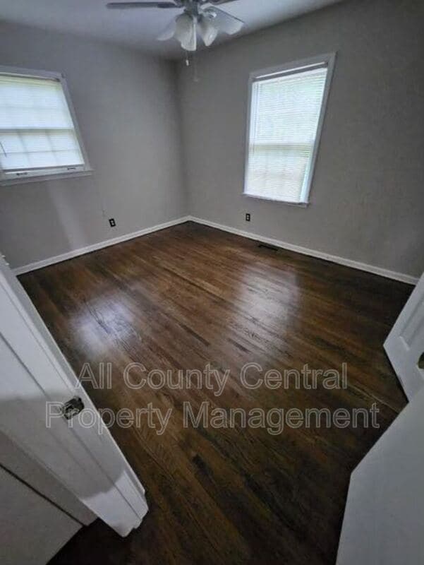 Photo - 1405 4th Pl NW