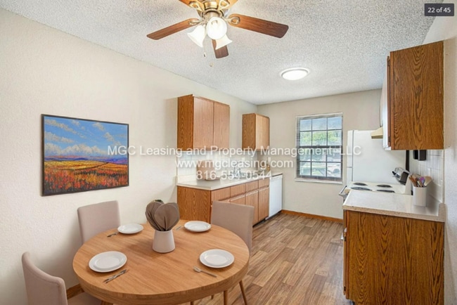 Photo - Spacious 2nd Floor Townhome in the Heart o...