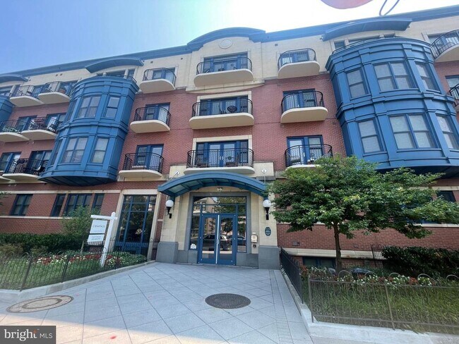 Building Photo - 401 13th St NE Unit 203 Rental