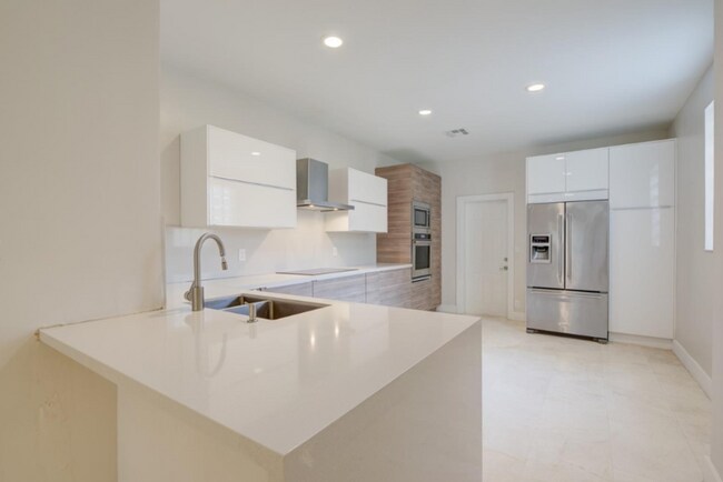 Photo - 4008 Peppertree Dr