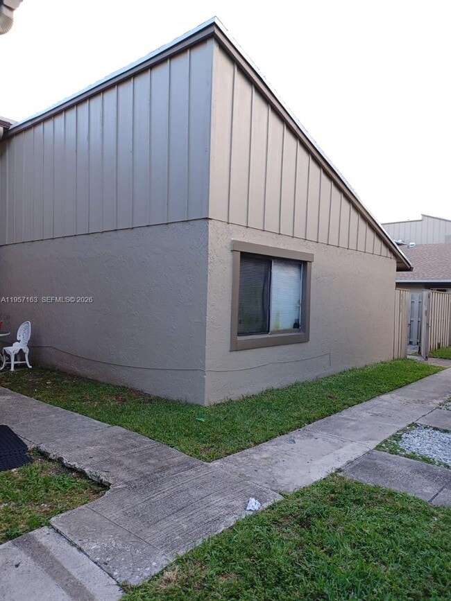 Building Photo - 5820 NW 21st St Unit 39-C