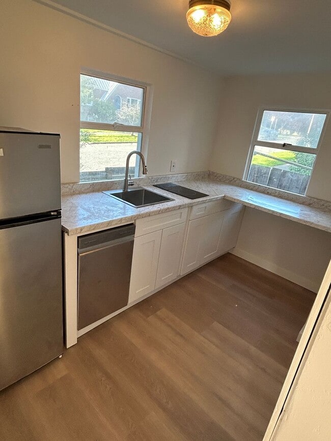 Photo - 4511 SW Lander St Unidad C