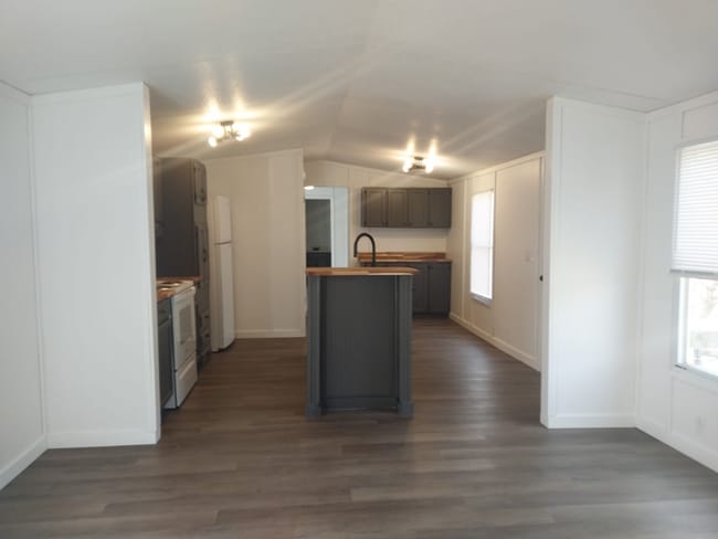 Photo - 315 Old Valley Rd