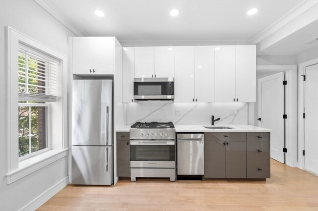 Photo - 535 Newbury St Unit 6