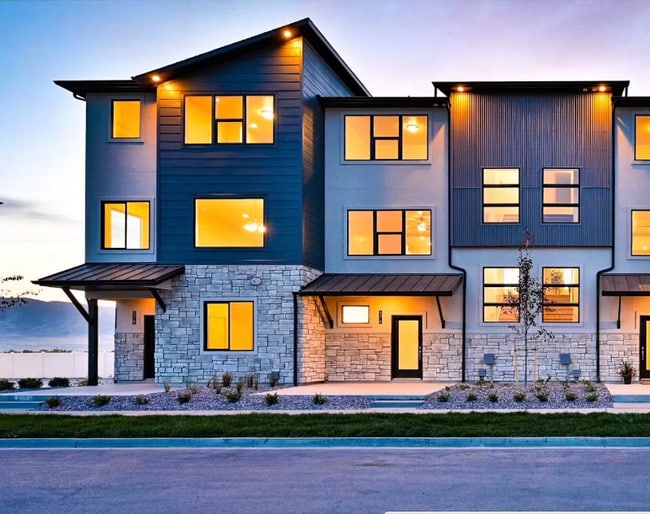 Building Photo - 386 S 700 W