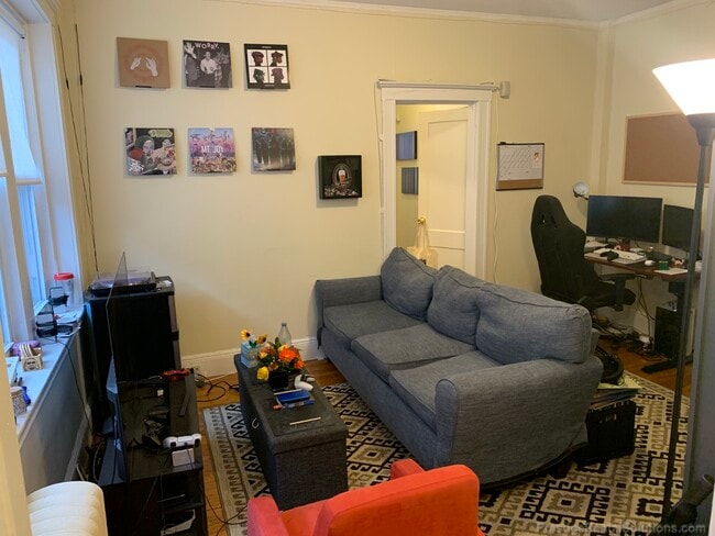 Building Photo - 65 Wood Ave Unit 10