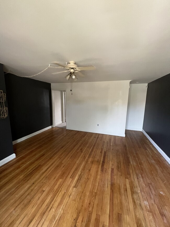 Photo - 4707 Chatford Ave