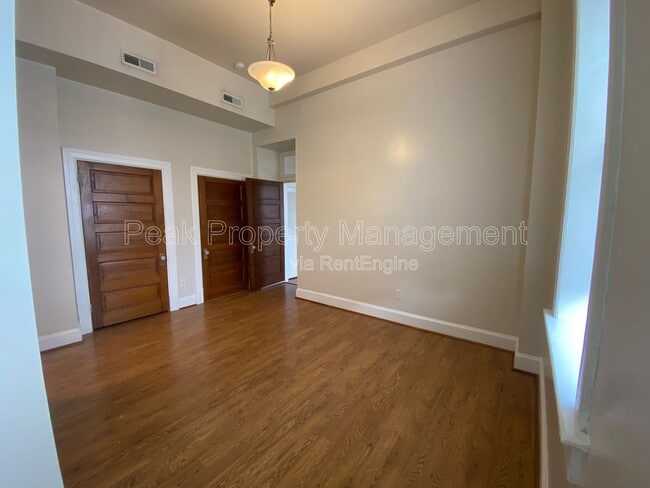 Photo - 244 N Sycamore St Unit 6