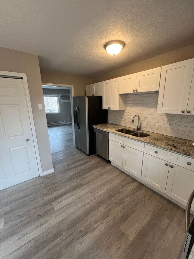 Photo - For Rent – Beautifully Remodeled 2-Bedroom Unit in Denver Unit 5411