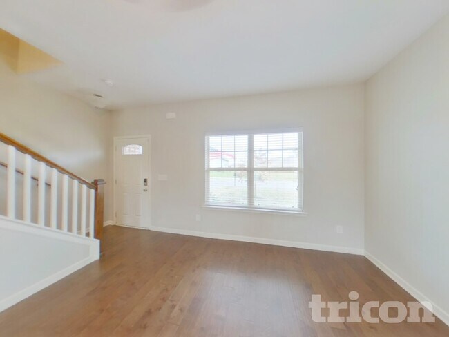 Photo - 1048 Solomon Ln