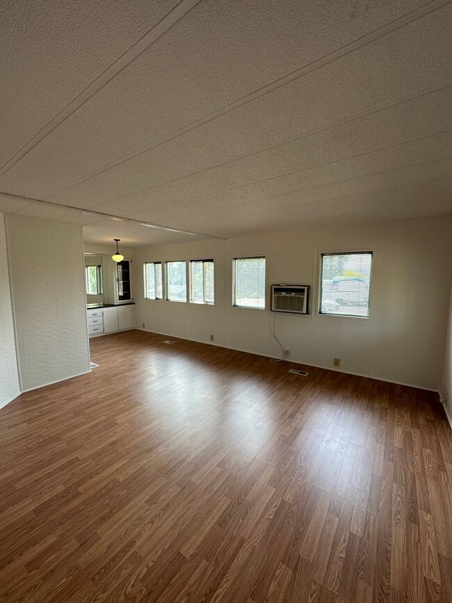 Photo - Cute 2-Bedroom & 2-Bathroom Single Family Home for Rent!