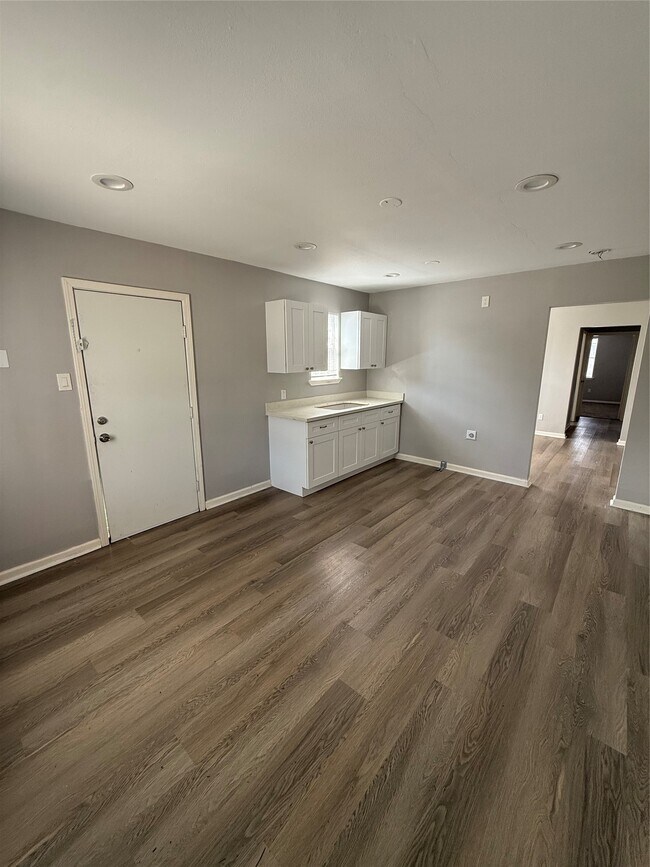 Photo - 4315 Chapman St