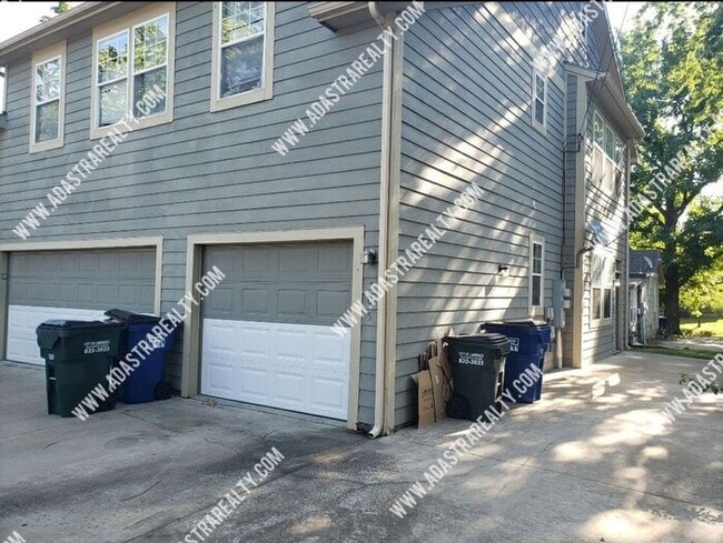 Photo - Spacious Remodeled 2 Bed/2 Bath in Lawrenc...