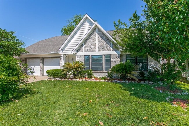 Building Photo - Beautifully renovated 4 bedroom home in a great subdivision