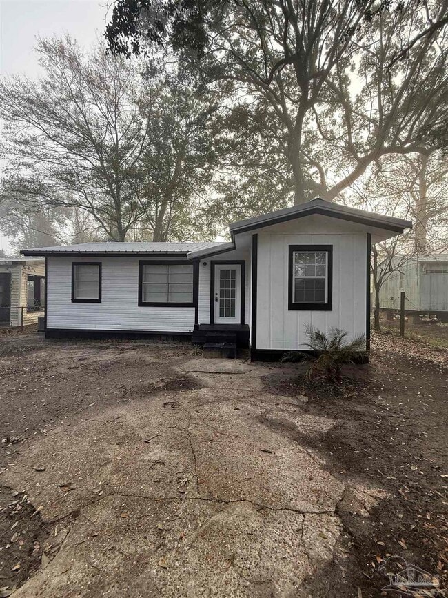 Building Photo - 8024 Hayworth Ave