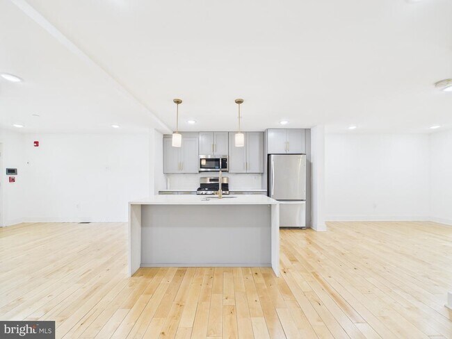 Photo - 2646 Manton St