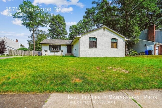 Photo - 15744 Edgewood Dr House