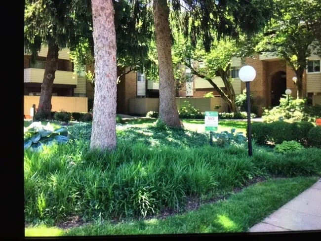 Building Photo - 19305 Club House Rd Unit Club House road