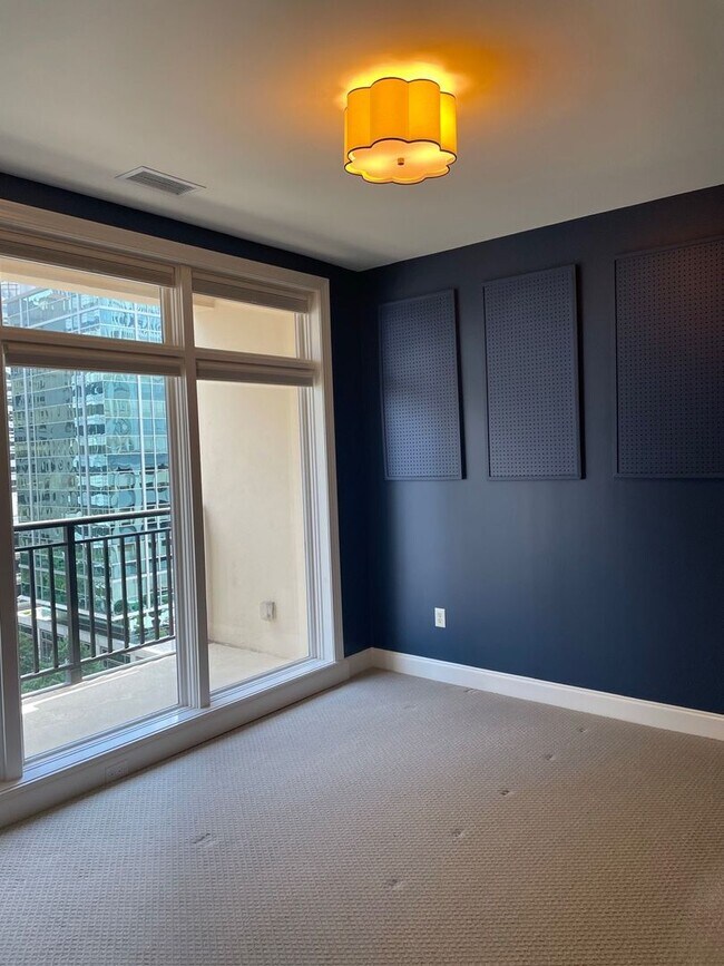 Gorgeous Uptown Condo Now Available! - Gorgeous Uptown Condo Now Available!