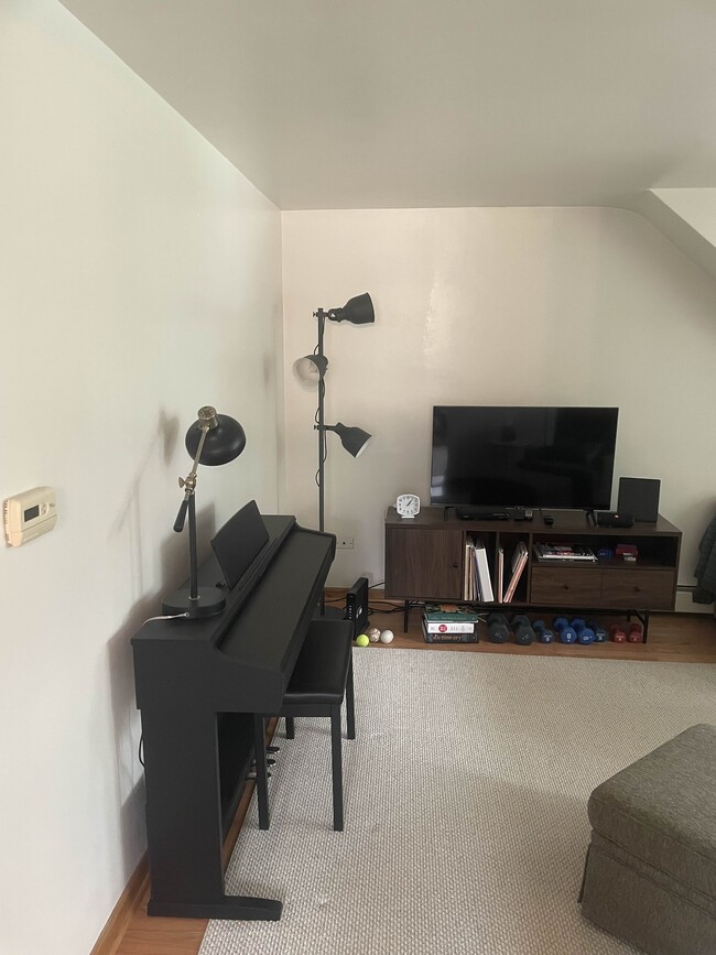 Photo - 5834 N Nagle Ave Unit FL2