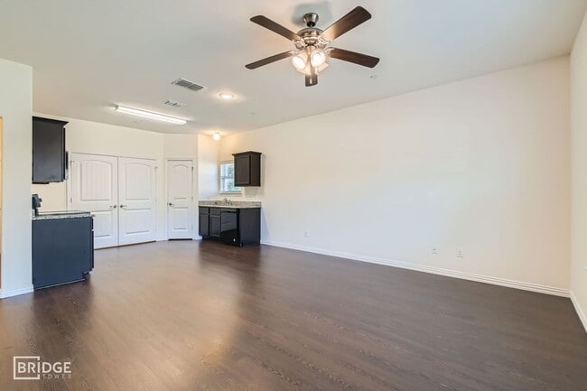 Photo - 1412 Lakecrest Ln