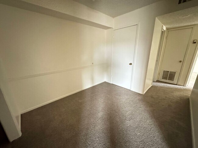 4308 Lake Rd Unit E