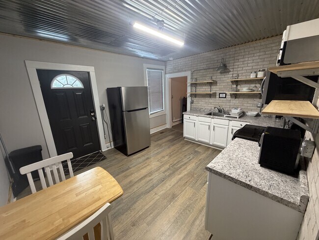 Photo - 404 N Washington St