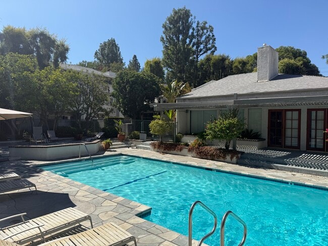 Photo - 20134 Leadwell St Unit Led 270