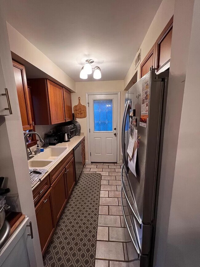 Photo - 821 S Ivy St