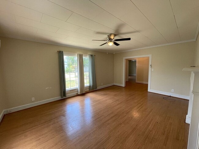 Photo - 107 Abernathy St