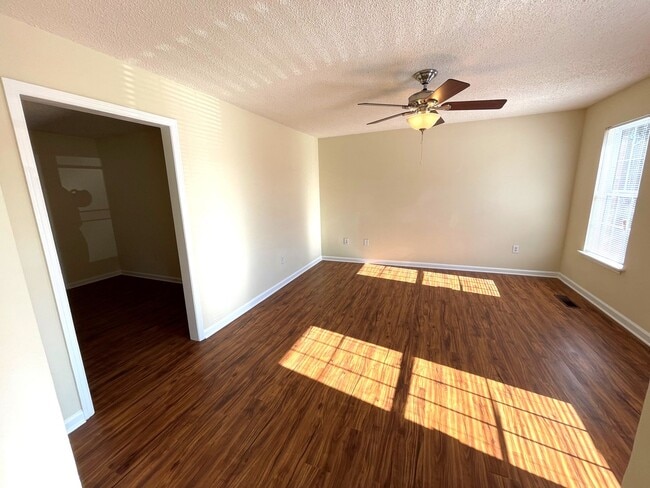 Photo - 1022 Cherry Hills Ct Unit B