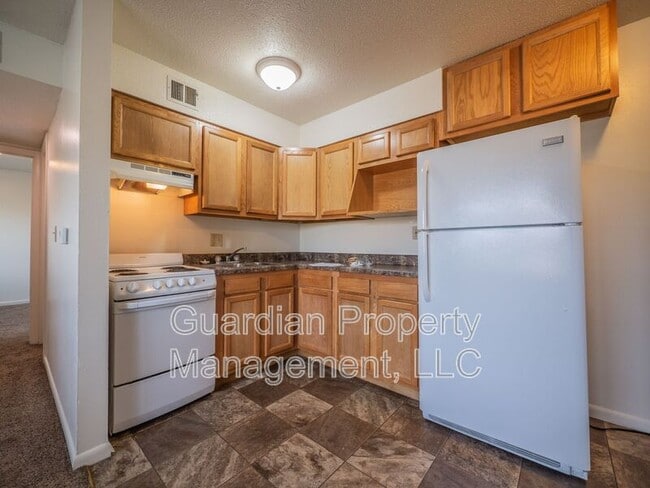 Photo - 1115 N College Dr