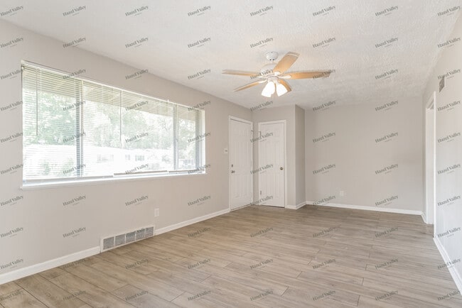 Photo - 765 Hazelvalley Dr