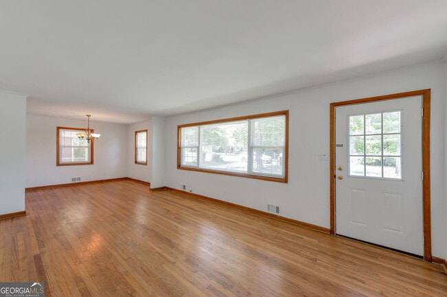 Photo - 2188 Pawnee Dr SE