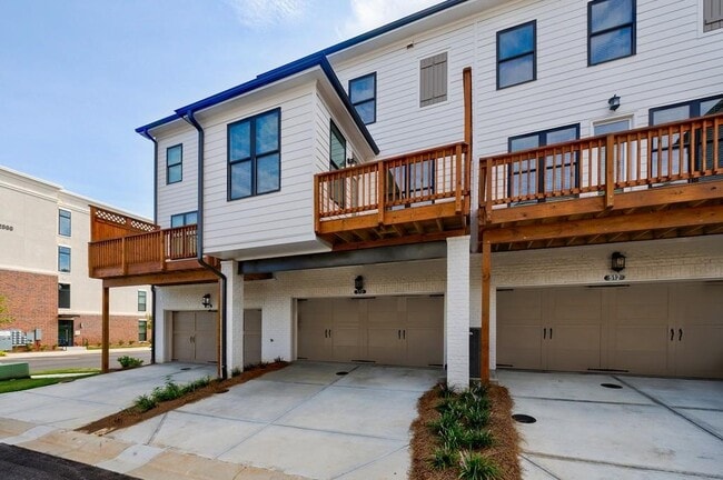 Photo - 510 Healy Dr