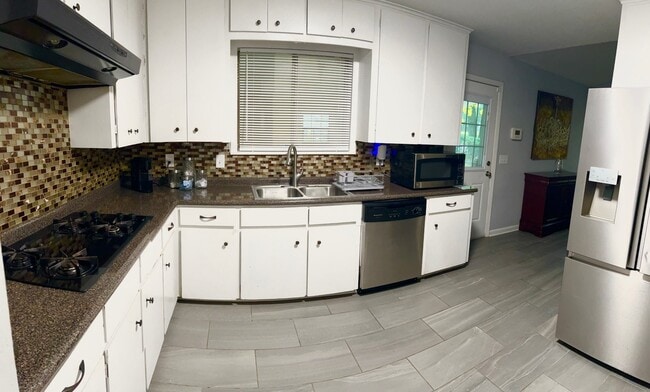 Photo - 2705 Parham Dr