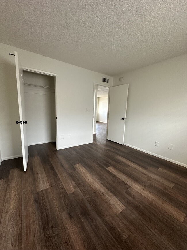 Photo - 1518 W 5th St