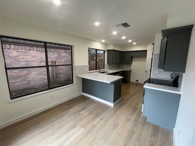 Photo - 11831 Oak Meadow Dr