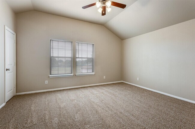 Photo - 606 E College Ave