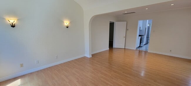 Photo - 567 South St