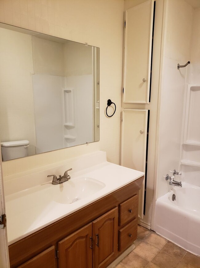 Photo - Mid April Move In