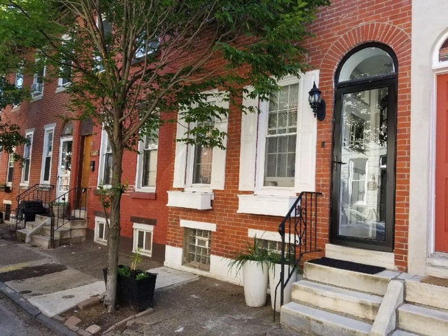Building Photo - 856 N Bambrey St Rental