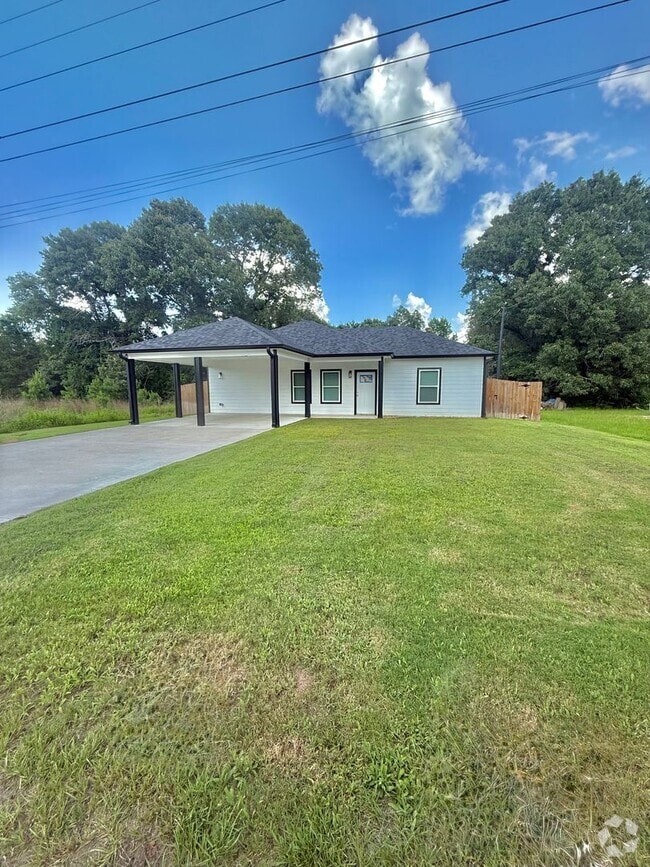 Building Photo - 164 Lake Rd Rental