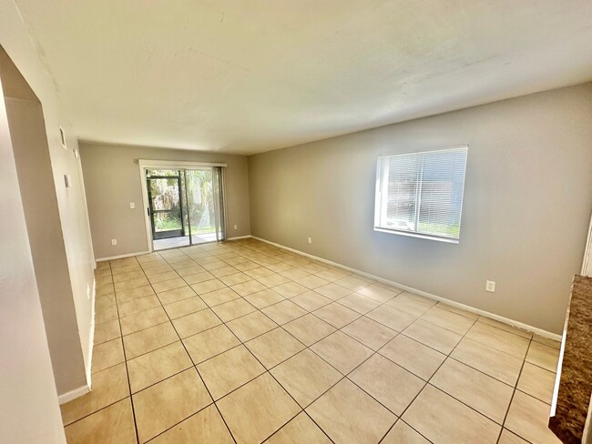 Photo - 2549 S Oak Ave Unit r2549soB